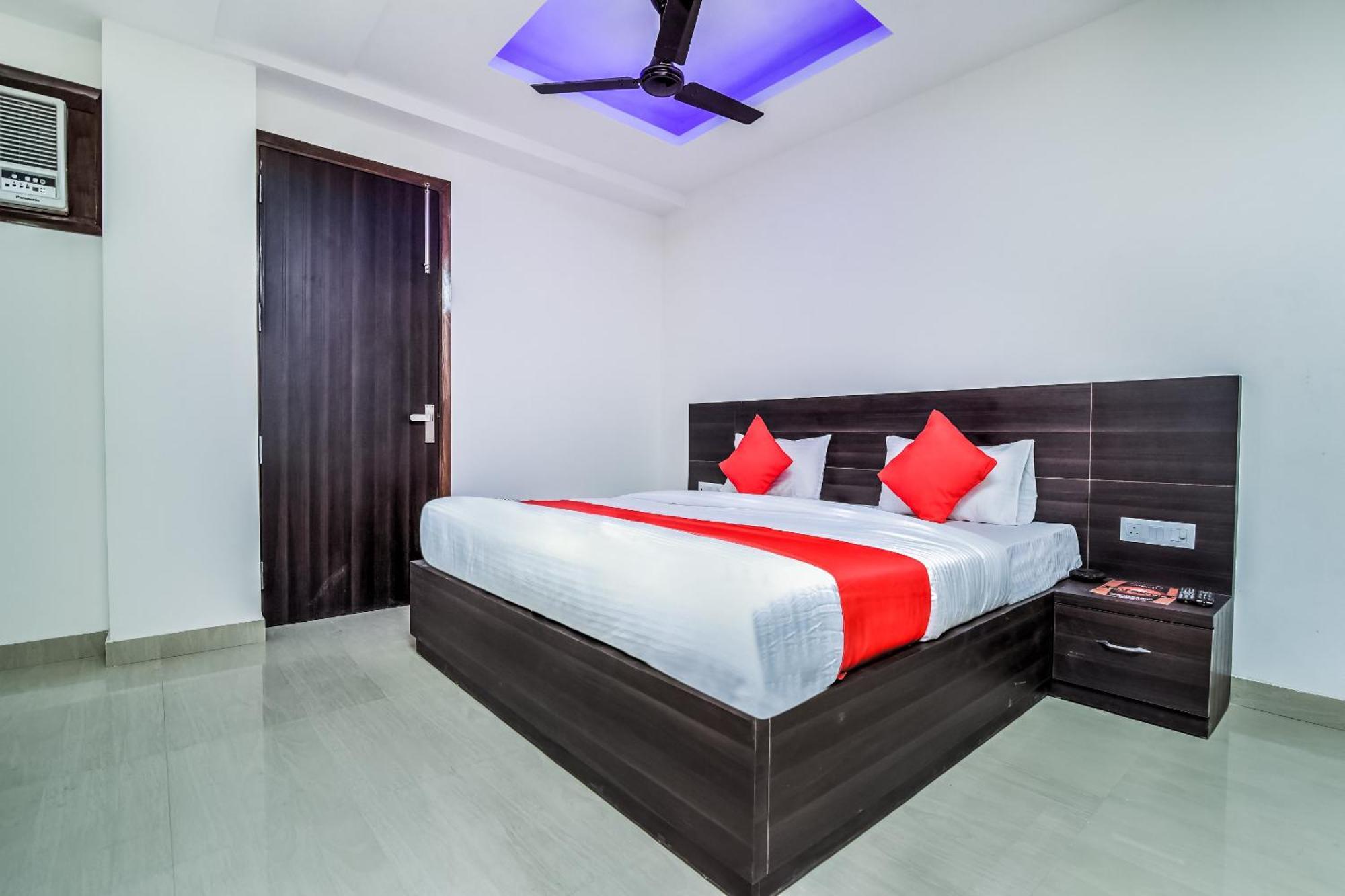 Hotel Aerostar Gold - Opposite Max Healthcare Delhi  Esterno foto