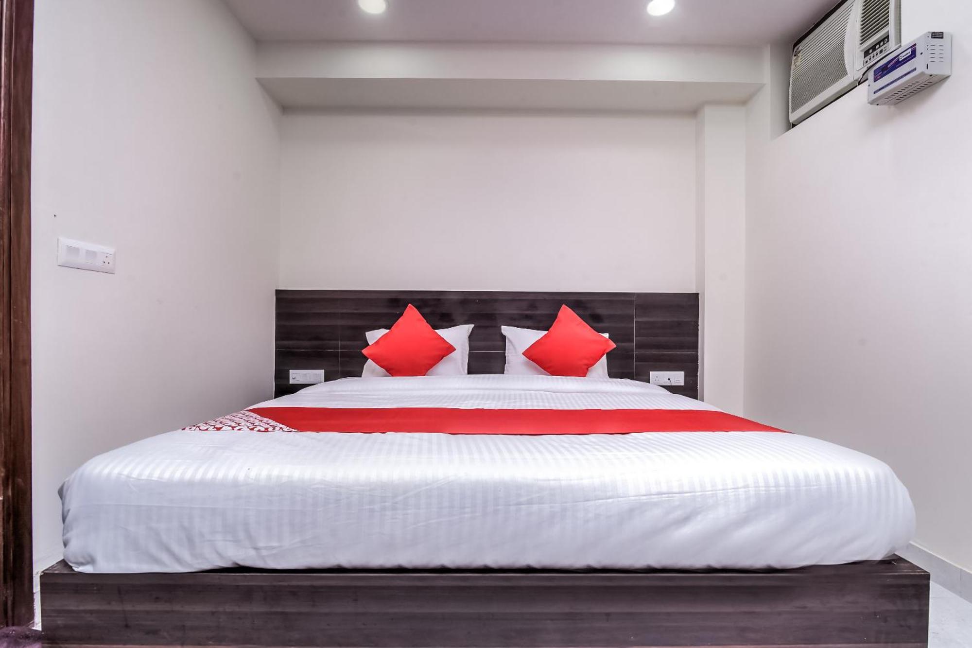 Hotel Aerostar Gold - Opposite Max Healthcare Delhi  Esterno foto