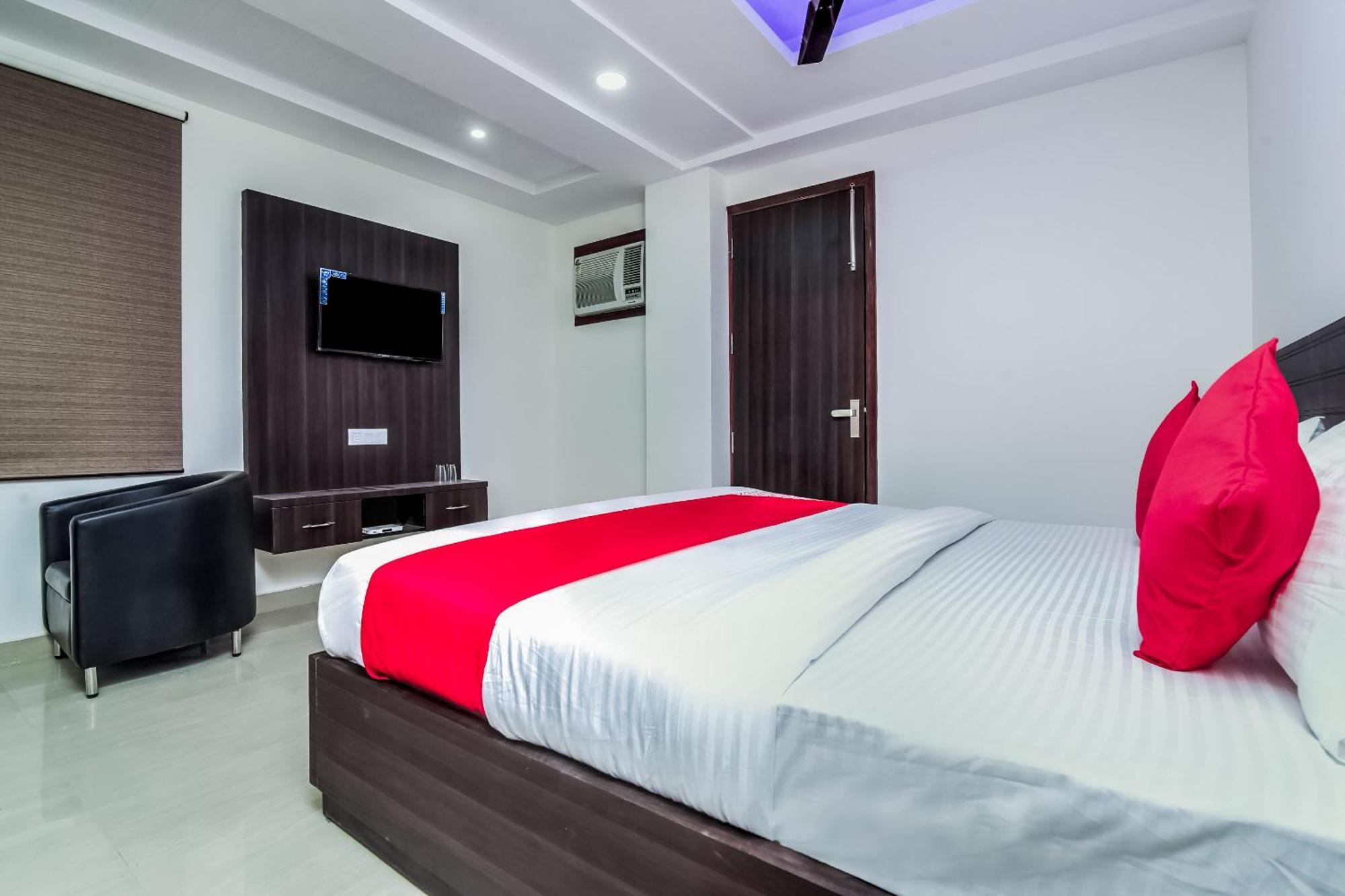 Hotel Aerostar Gold - Opposite Max Healthcare Delhi  Esterno foto