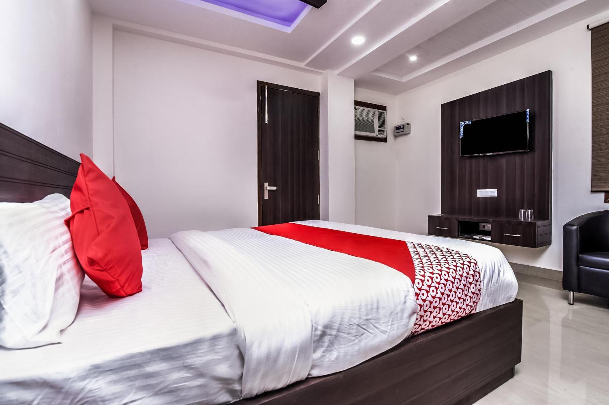 Hotel Aerostar Gold - Opposite Max Healthcare Delhi  Esterno foto