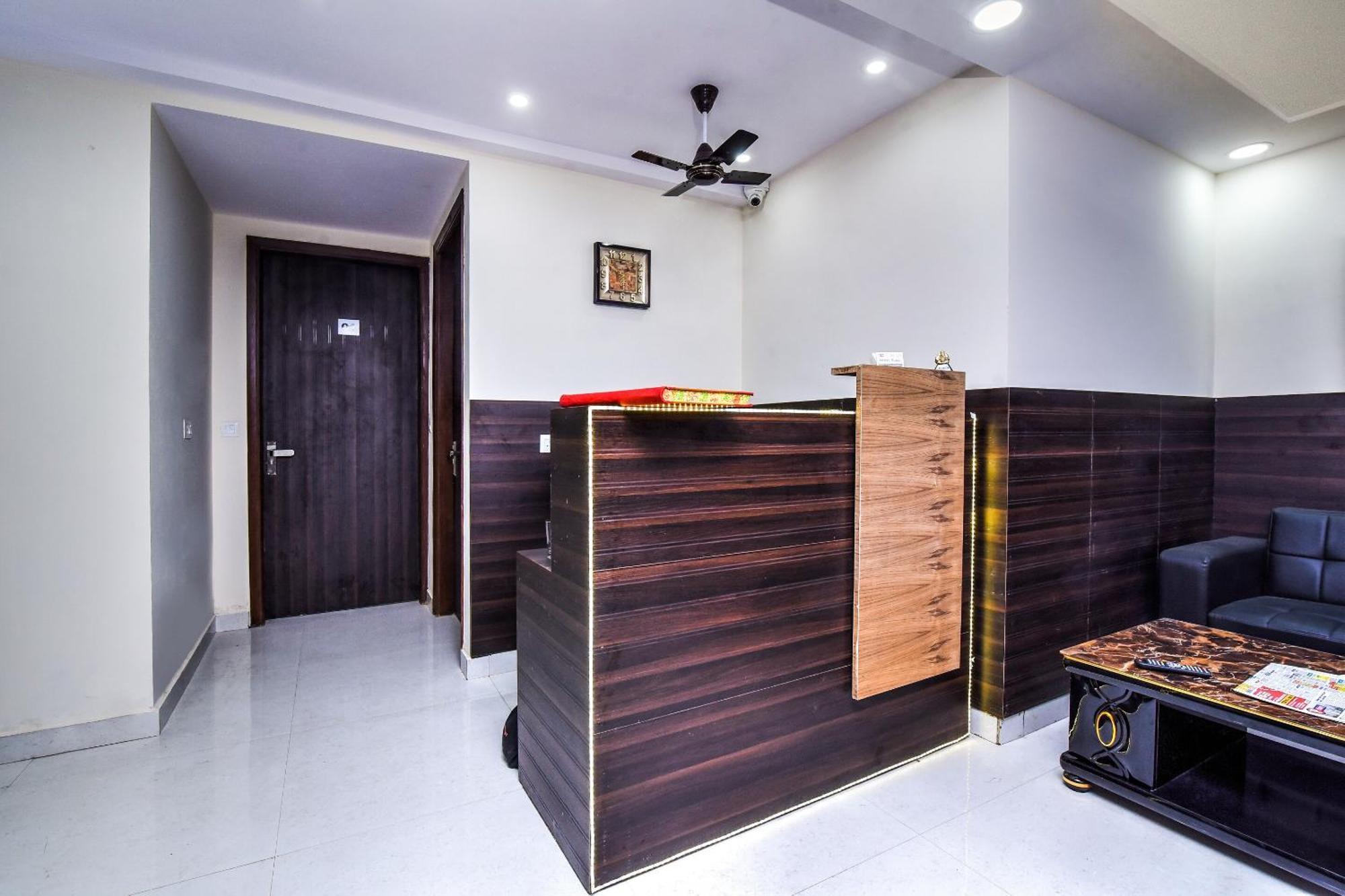 Hotel Aerostar Gold - Opposite Max Healthcare Delhi  Esterno foto