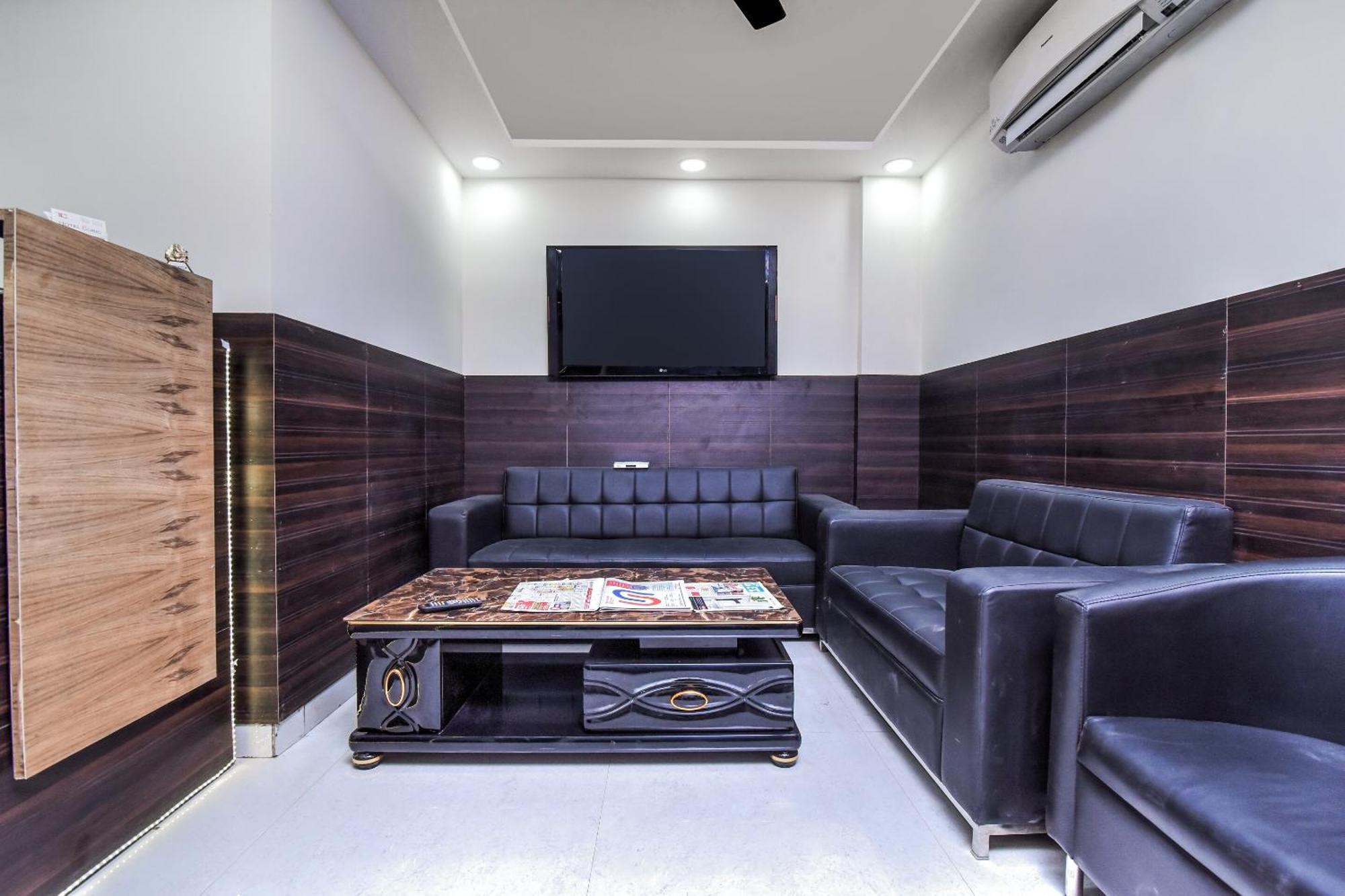 Hotel Aerostar Gold - Opposite Max Healthcare Delhi  Esterno foto
