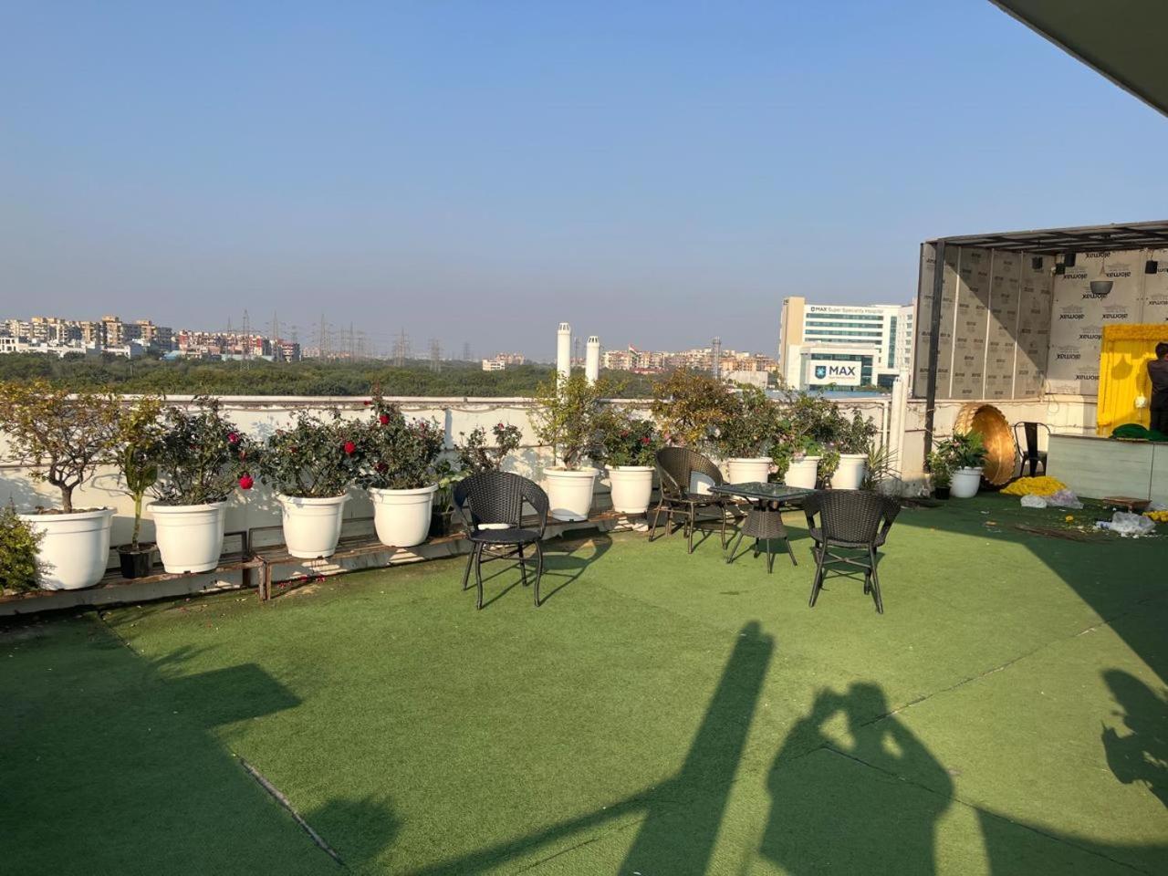 Hotel Aerostar Gold - Opposite Max Healthcare Delhi  Esterno foto