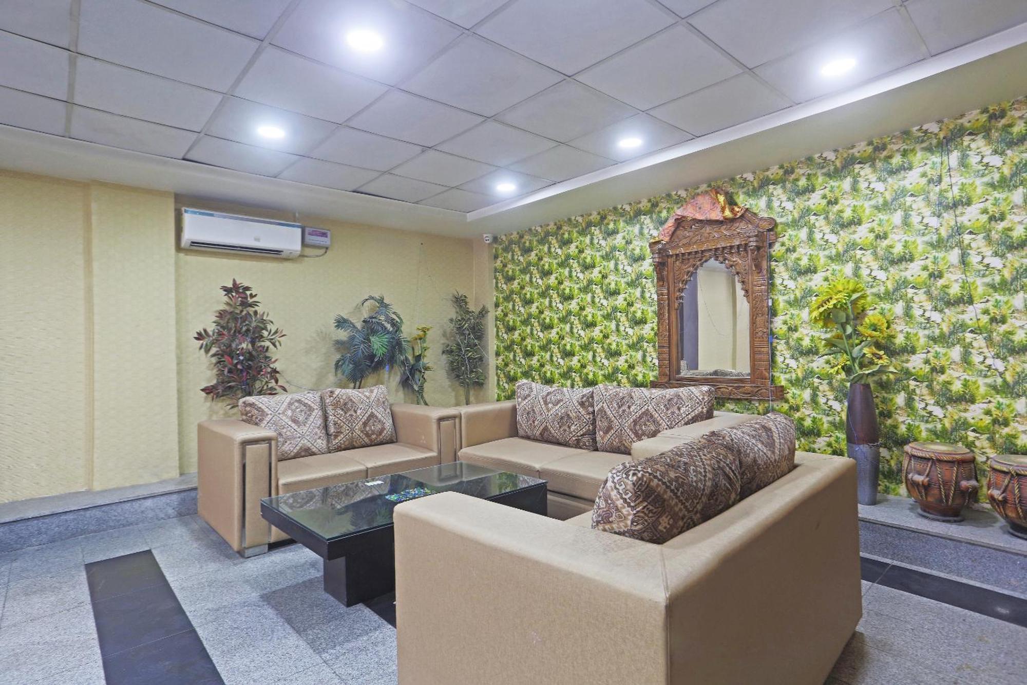 Hotel Aerostar Gold - Opposite Max Healthcare Delhi  Esterno foto