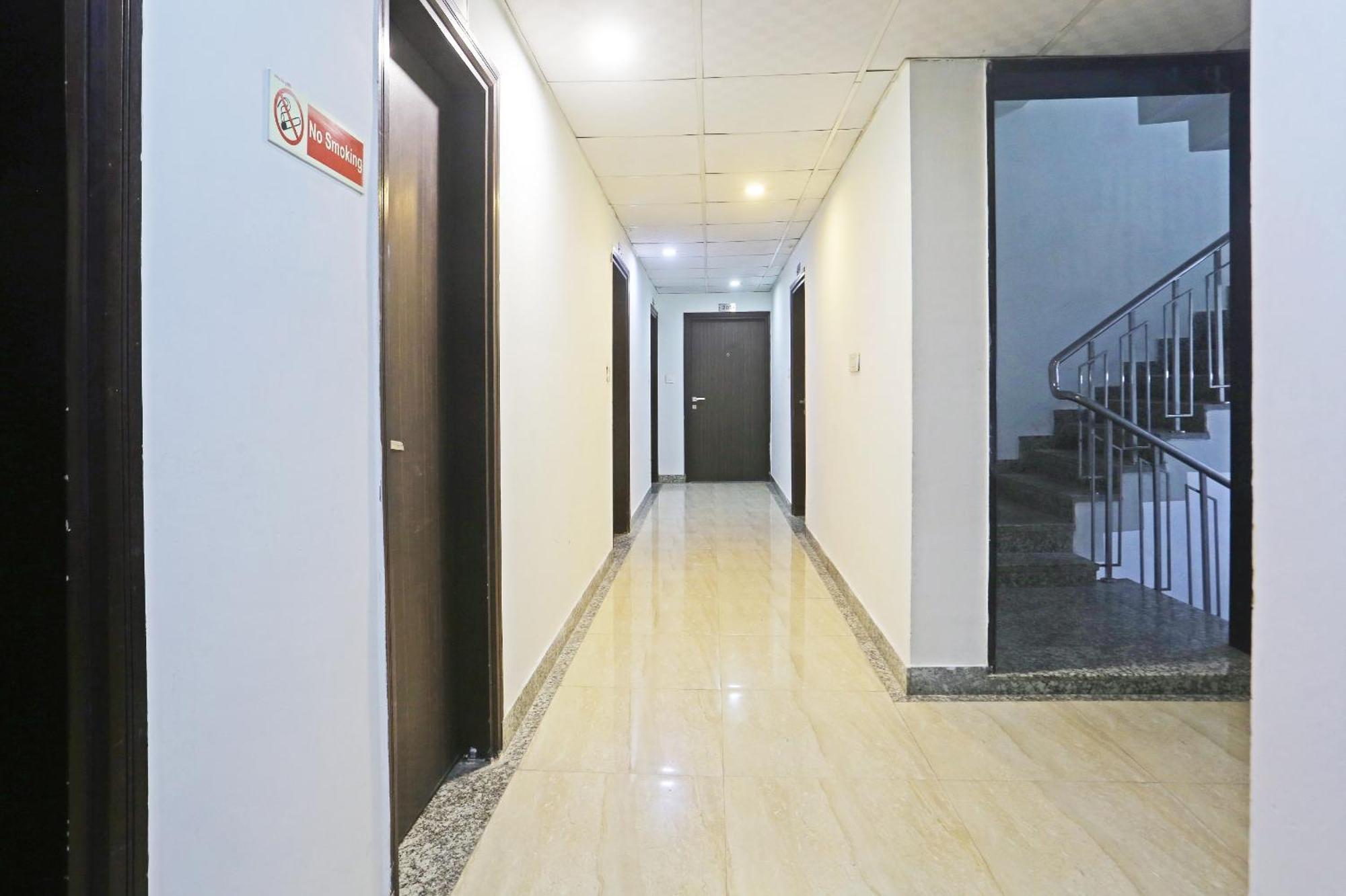Hotel Aerostar Gold - Opposite Max Healthcare Delhi  Esterno foto