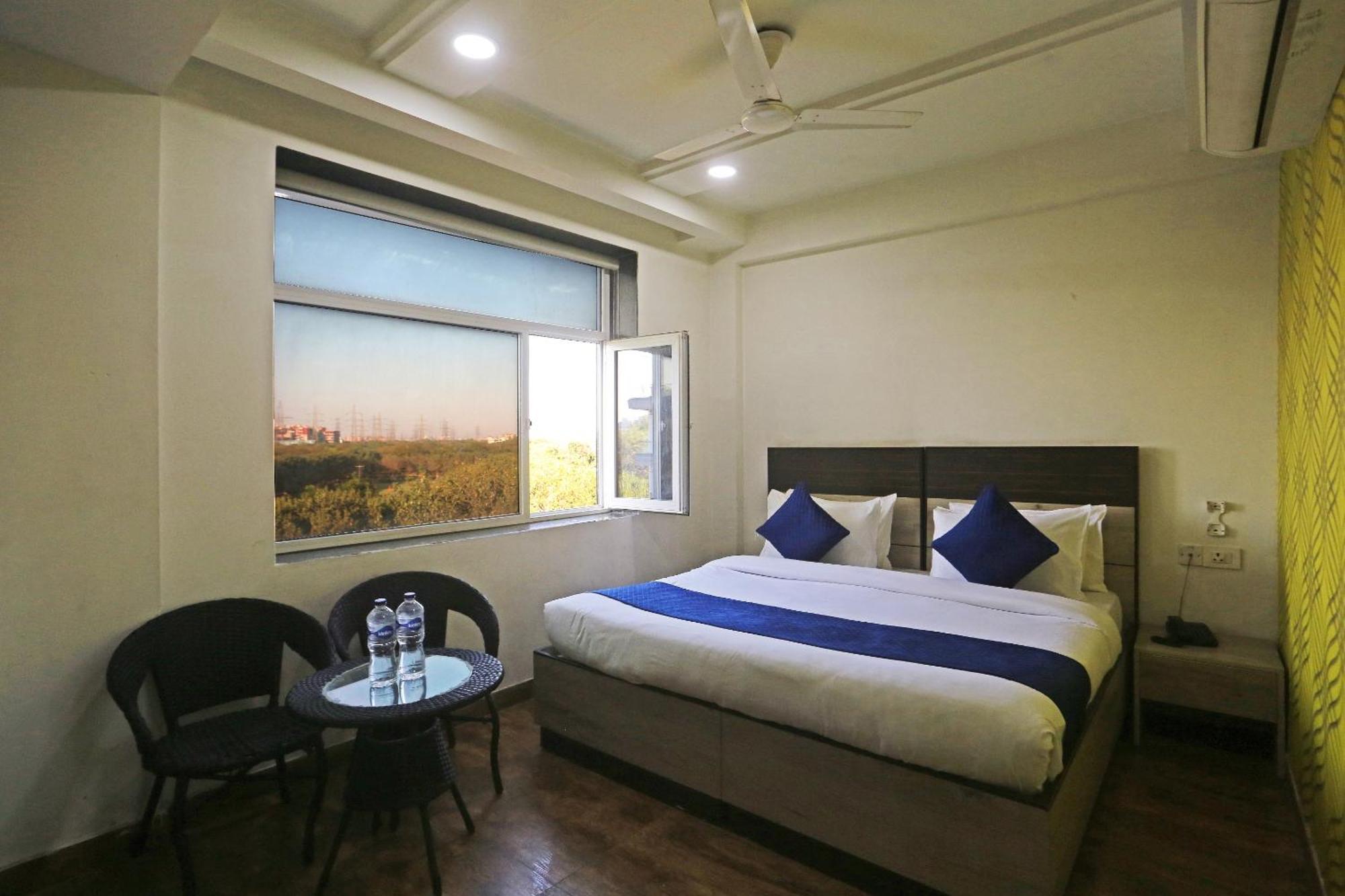 Hotel Aerostar Gold - Opposite Max Healthcare Delhi  Esterno foto