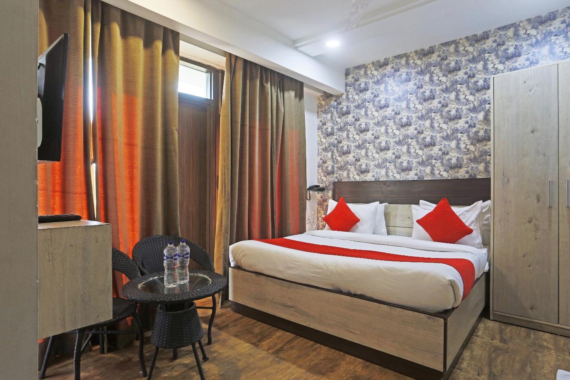 Hotel Aerostar Gold - Opposite Max Healthcare Delhi  Esterno foto