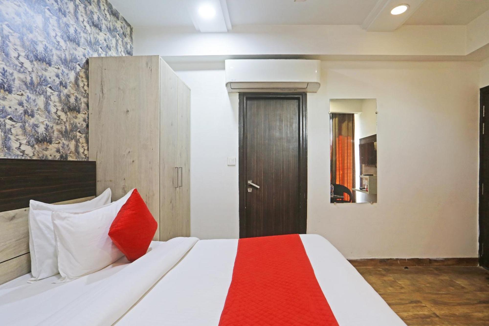 Hotel Aerostar Gold - Opposite Max Healthcare Delhi  Esterno foto